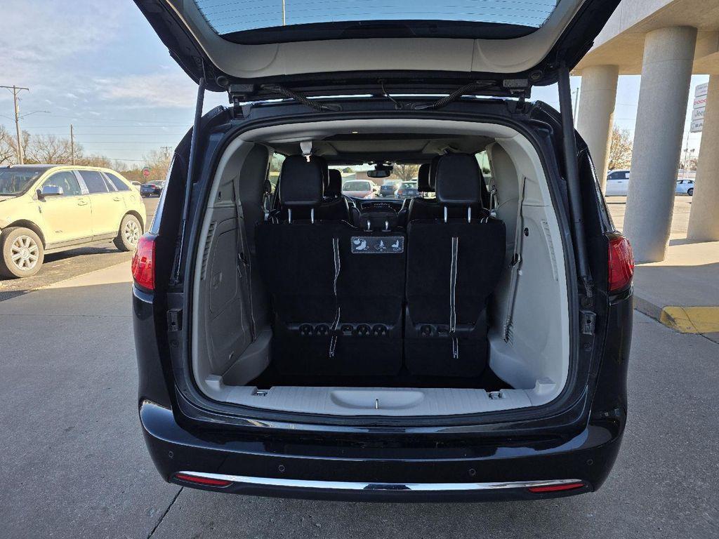 used 2020 Chrysler Pacifica Hybrid car, priced at $19,787