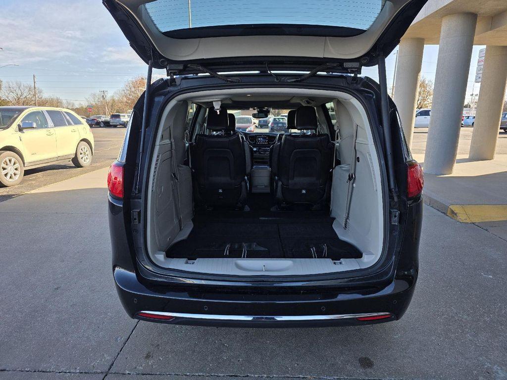 used 2020 Chrysler Pacifica Hybrid car, priced at $19,787