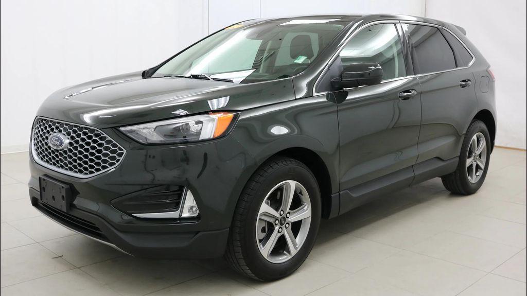 used 2024 Ford Edge car, priced at $29,995