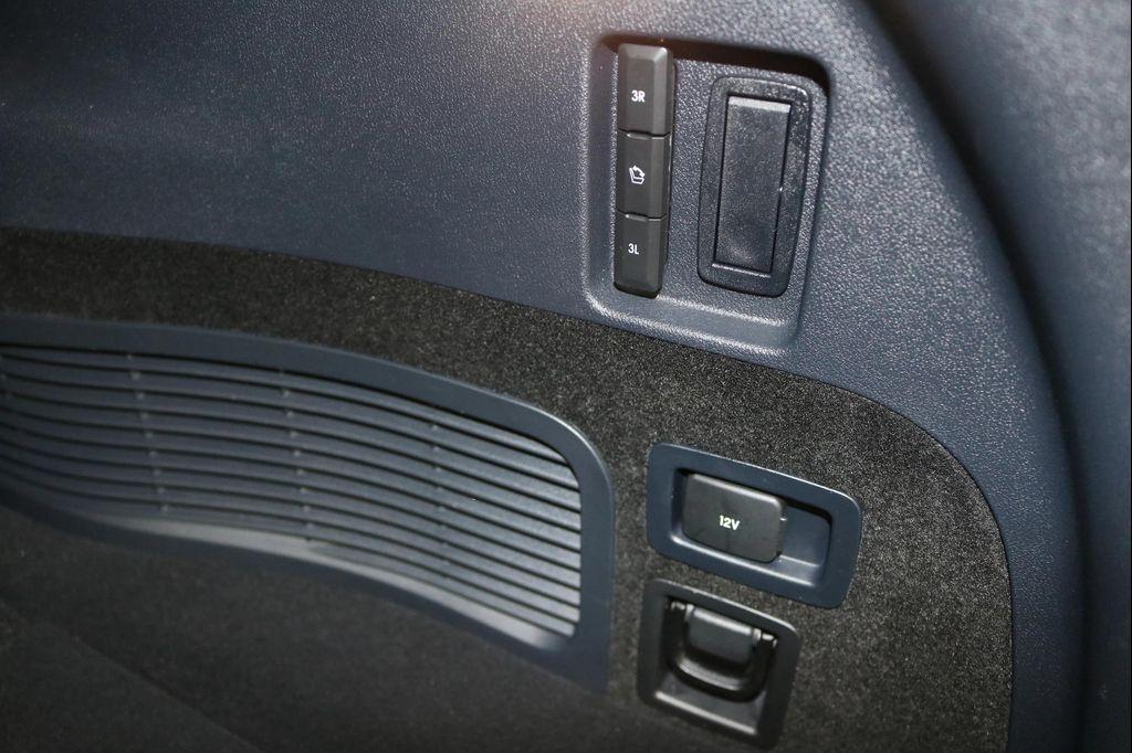 used 2025 Lincoln Aviator car, priced at $67,495