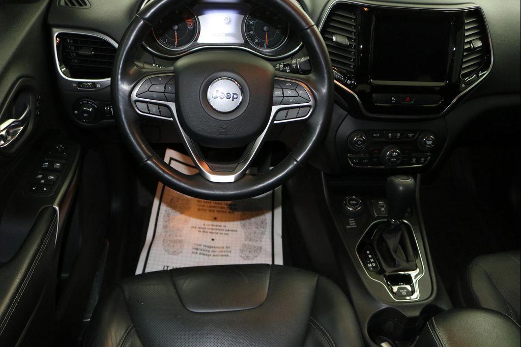 used 2020 Jeep Cherokee car, priced at $18,995