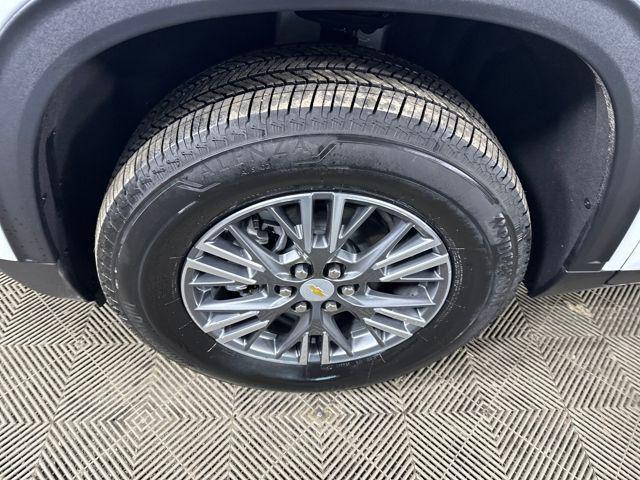 used 2025 Chevrolet Traverse car, priced at $34,390