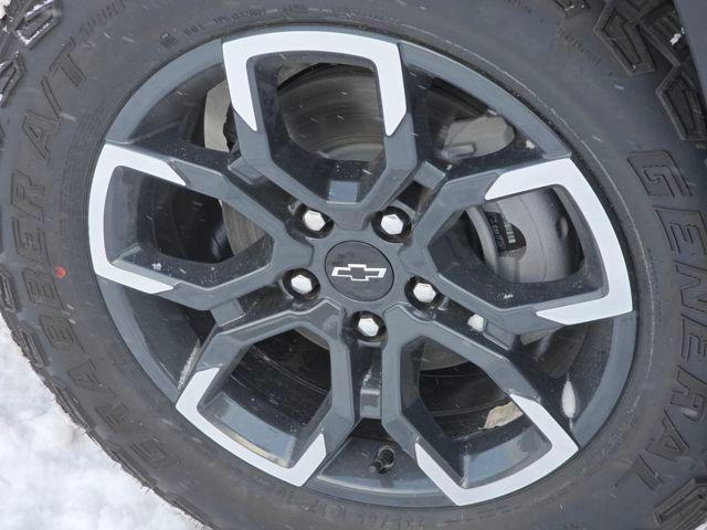 new 2026 Chevrolet Equinox car, priced at $35,990