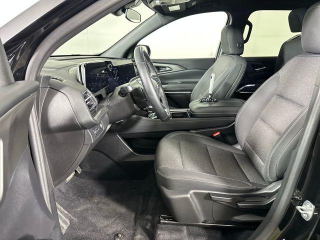 used 2024 Chevrolet Traverse car, priced at $31,770