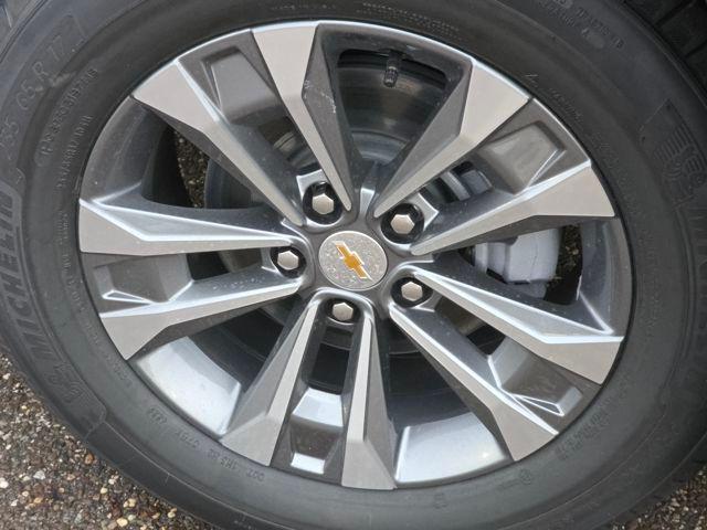 new 2026 Chevrolet Equinox car, priced at $32,990