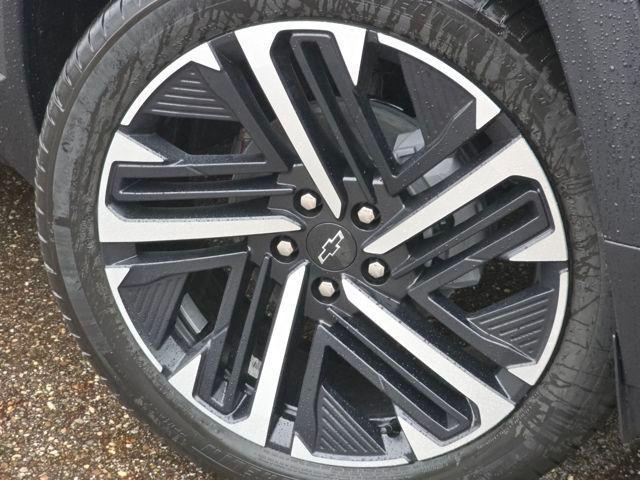 new 2026 Chevrolet Equinox car, priced at $34,992