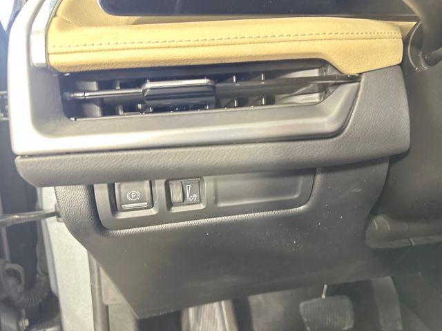 used 2024 Cadillac XT4 car, priced at $25,990