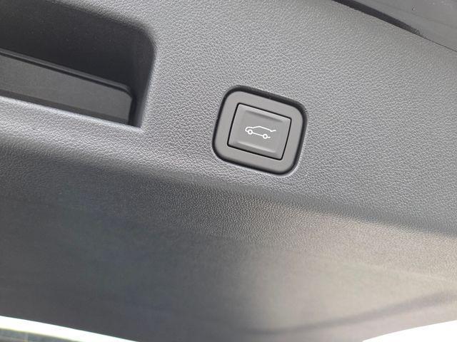 new 2026 Chevrolet Traverse car, priced at $52,897