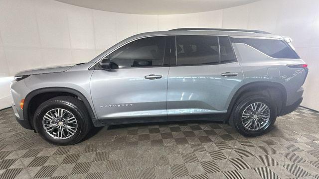 used 2025 Chevrolet Traverse car, priced at $36,948