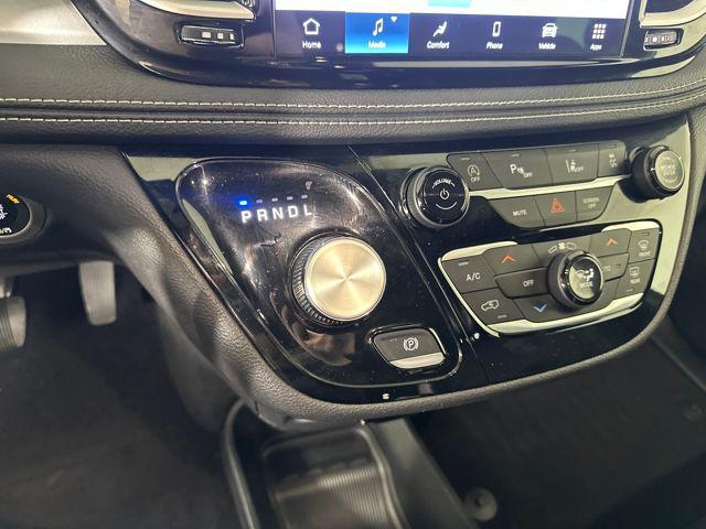 used 2023 Chrysler Pacifica car, priced at $31,443