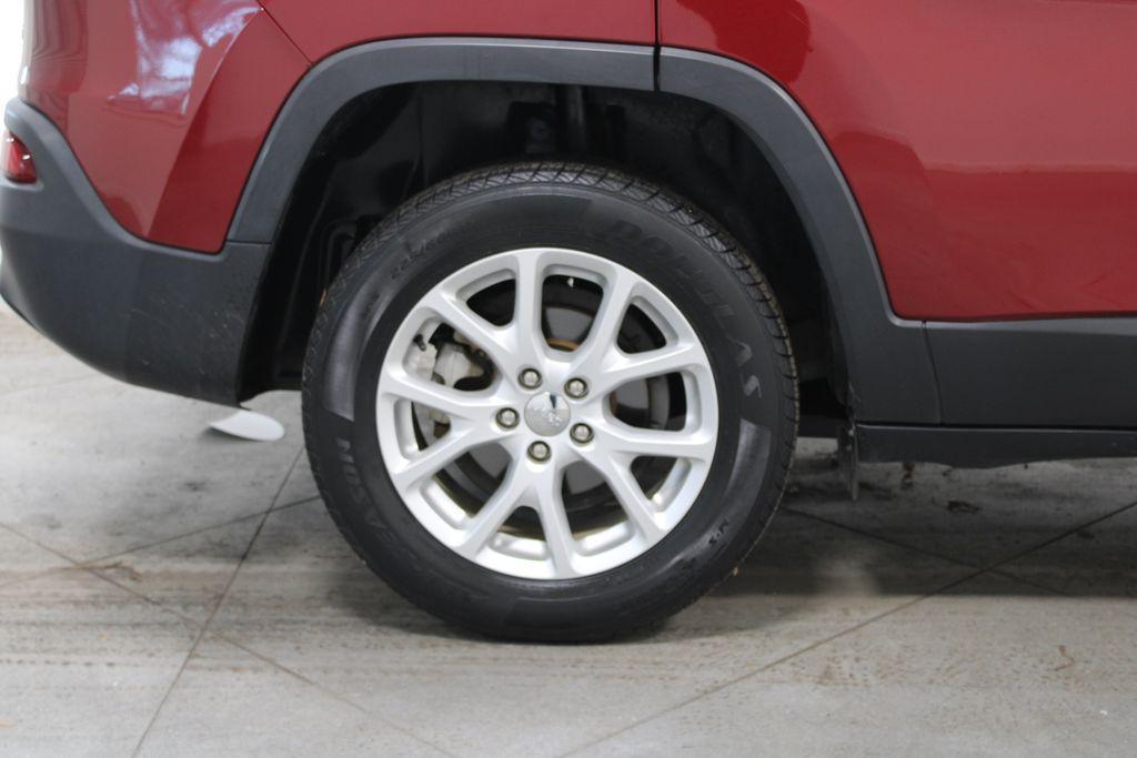 used 2016 Jeep Cherokee car, priced at $10,618