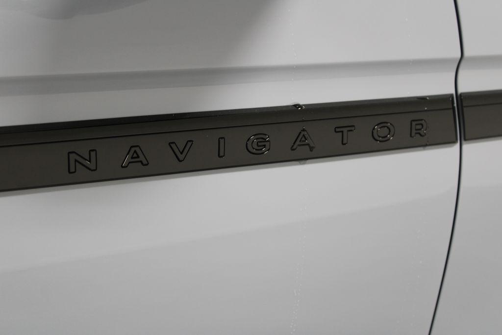new 2025 Lincoln Navigator car, priced at $104,846