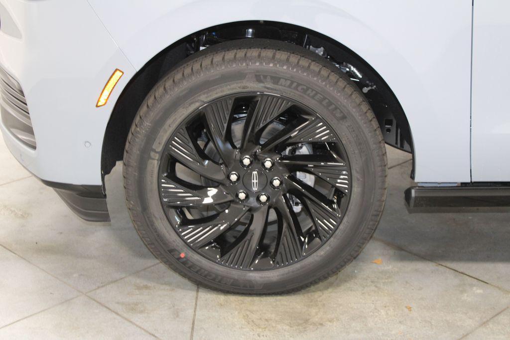 new 2025 Lincoln Navigator car, priced at $104,846
