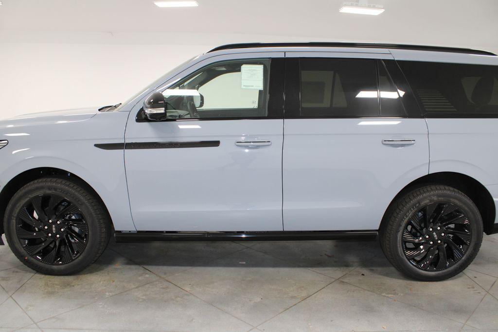 new 2025 Lincoln Navigator car, priced at $104,846