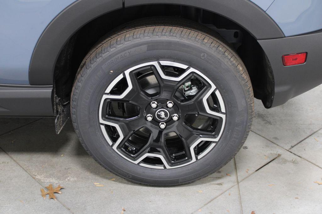 new 2025 Ford Bronco Sport car, priced at $36,929