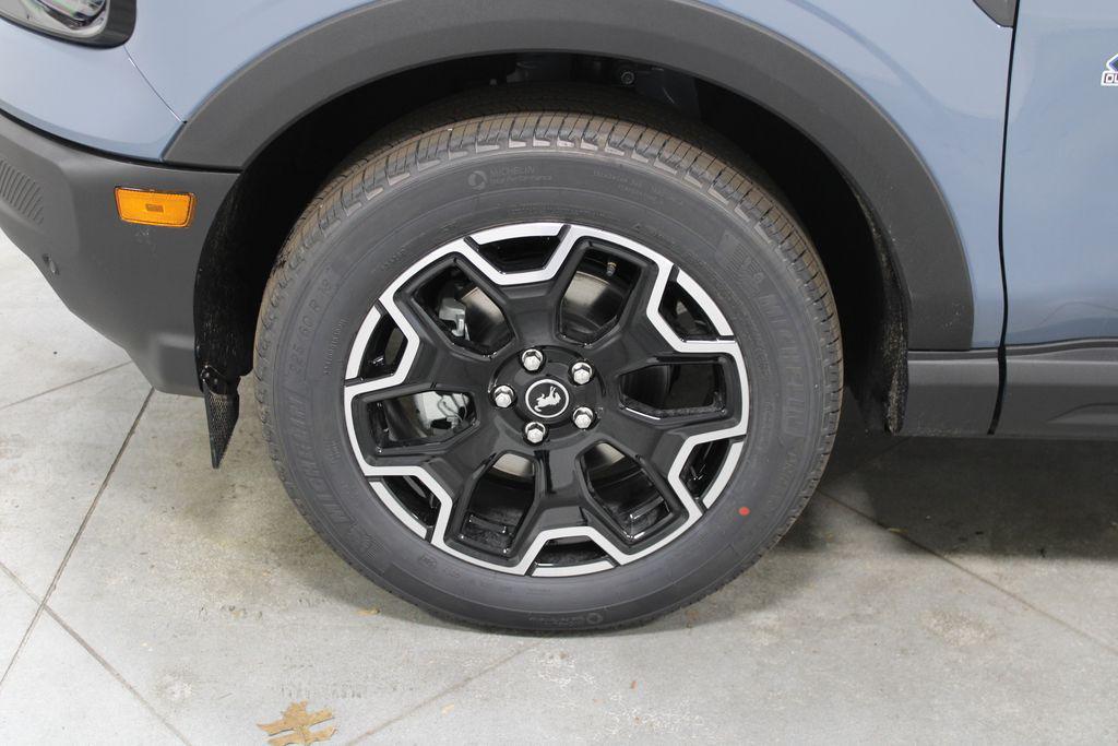 new 2025 Ford Bronco Sport car, priced at $36,929