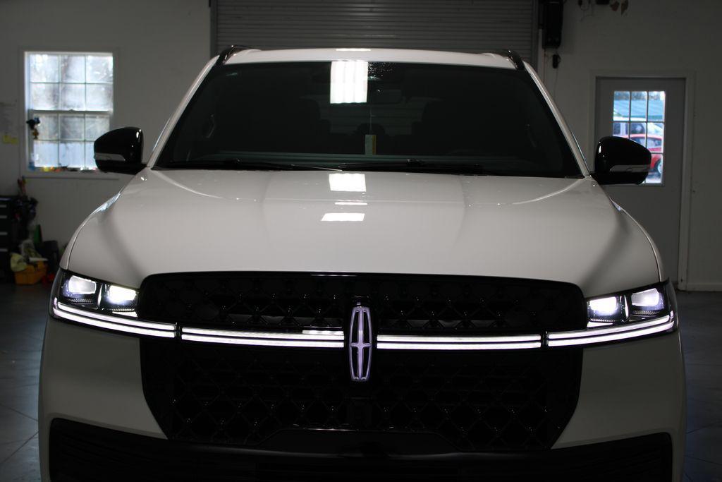 new 2026 Lincoln Navigator car, priced at $109,207