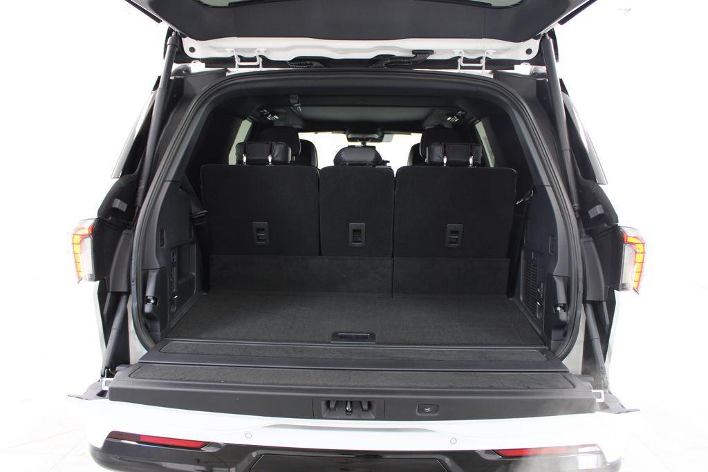 new 2026 Lincoln Navigator car, priced at $109,207