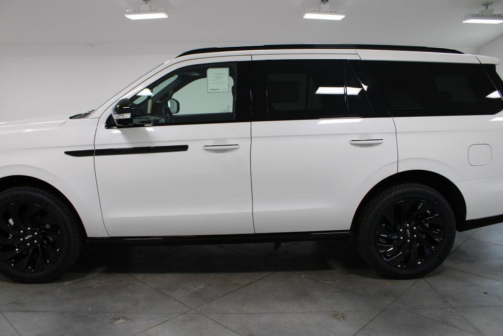 new 2026 Lincoln Navigator car, priced at $109,207