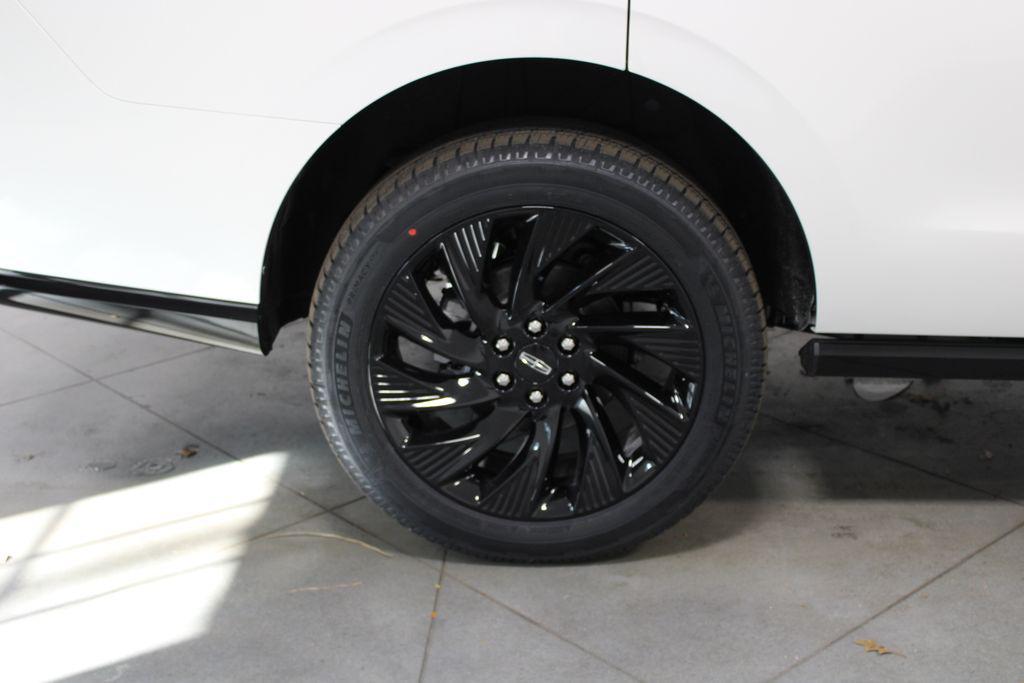 new 2026 Lincoln Navigator car, priced at $109,207