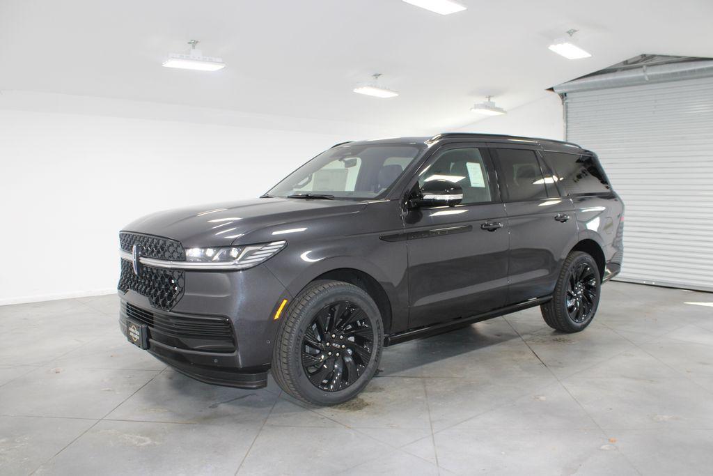 new 2025 Lincoln Navigator car, priced at $100,521