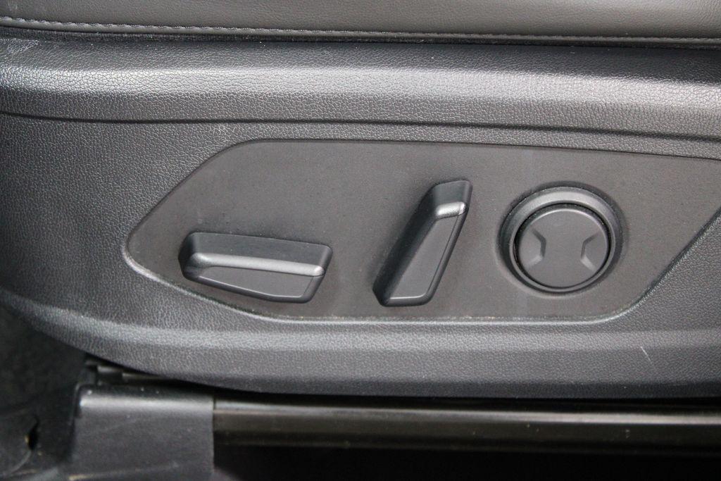 used 2024 Kia Sorento car, priced at $25,788