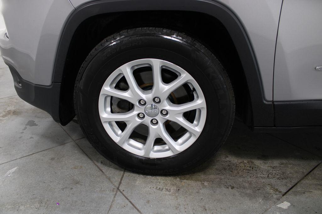 used 2018 Jeep Cherokee car, priced at $13,828