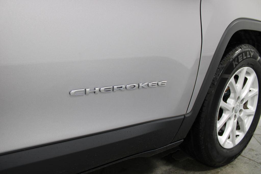 used 2018 Jeep Cherokee car, priced at $13,828