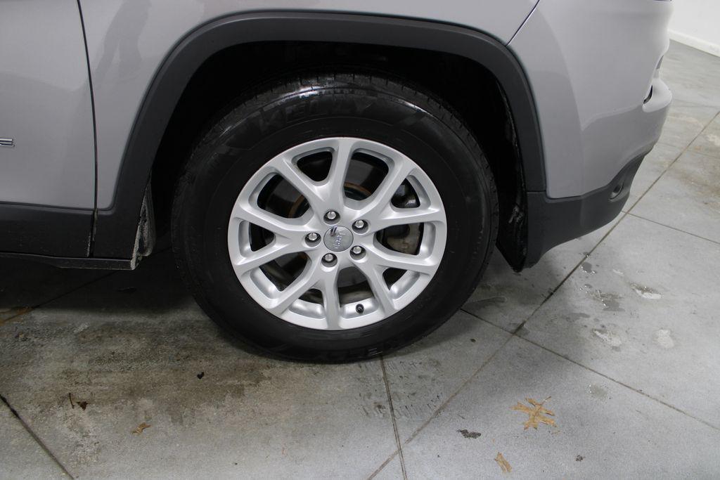 used 2018 Jeep Cherokee car, priced at $13,828