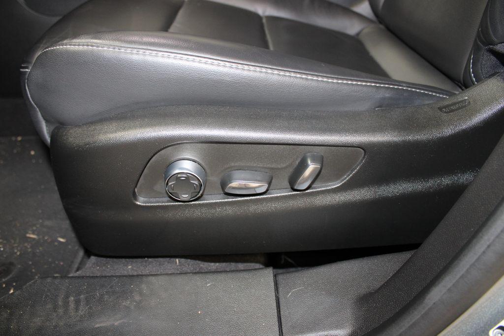 used 2024 Cadillac XT4 car, priced at $29,838