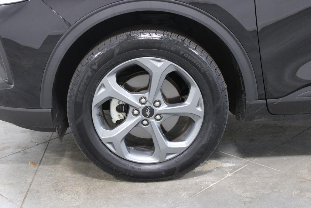 used 2025 Ford Escape car, priced at $25,348