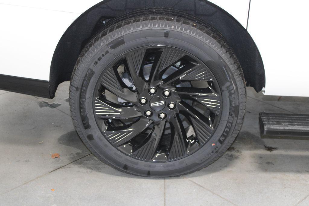 new 2025 Lincoln Navigator car, priced at $109,994