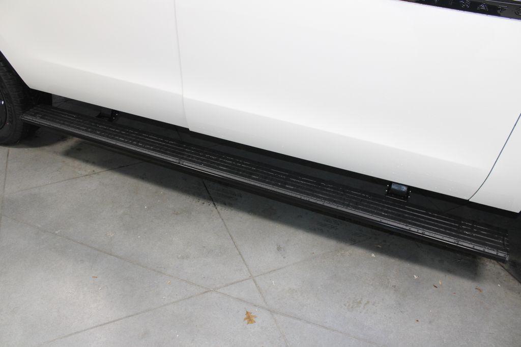 new 2025 Lincoln Navigator car, priced at $109,994