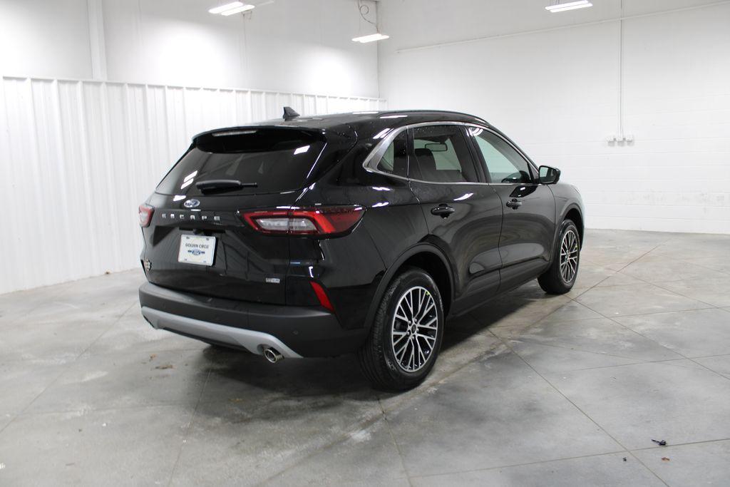 new 2025 Ford Escape PHEV car, priced at $31,898