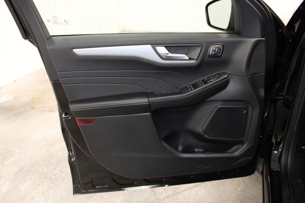 new 2025 Ford Escape PHEV car, priced at $31,898