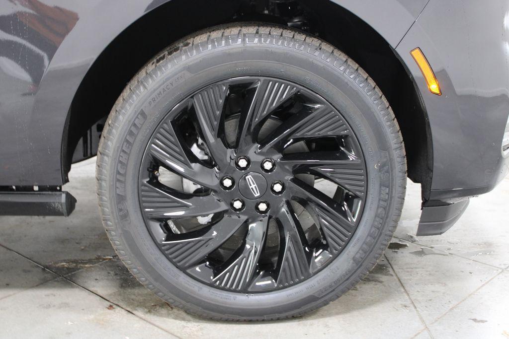 new 2026 Lincoln Navigator car, priced at $107,366