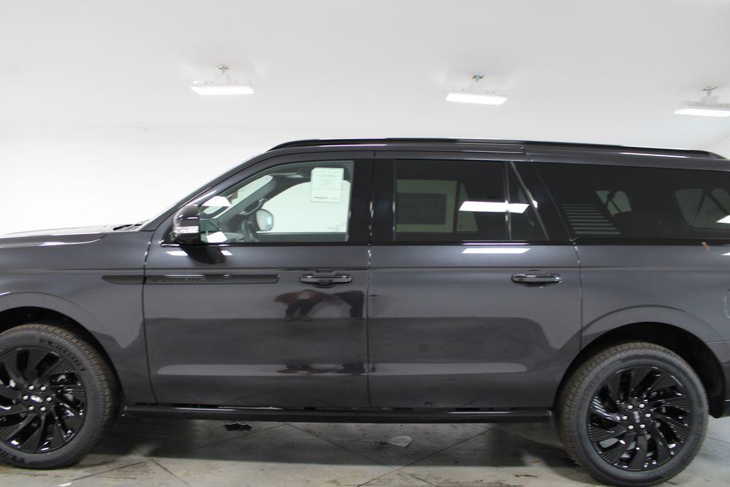 new 2026 Lincoln Navigator car, priced at $107,366