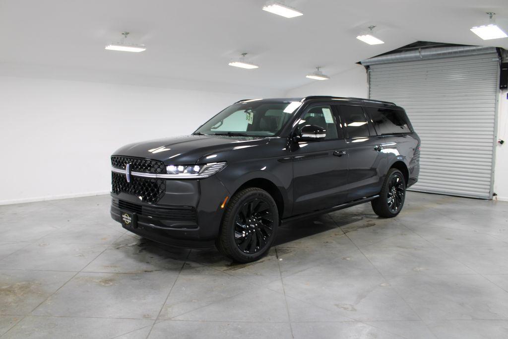 new 2026 Lincoln Navigator car, priced at $107,366