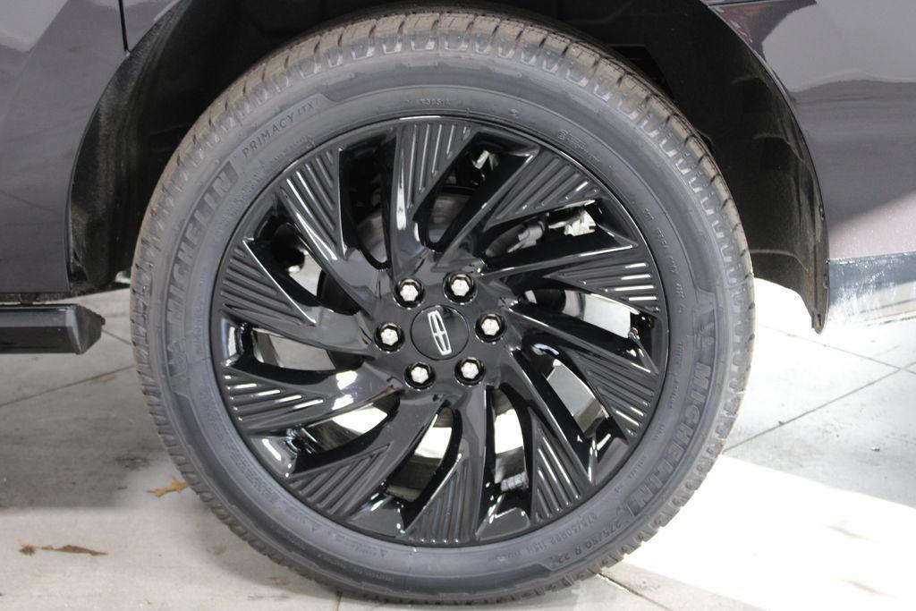 new 2026 Lincoln Navigator car, priced at $107,366