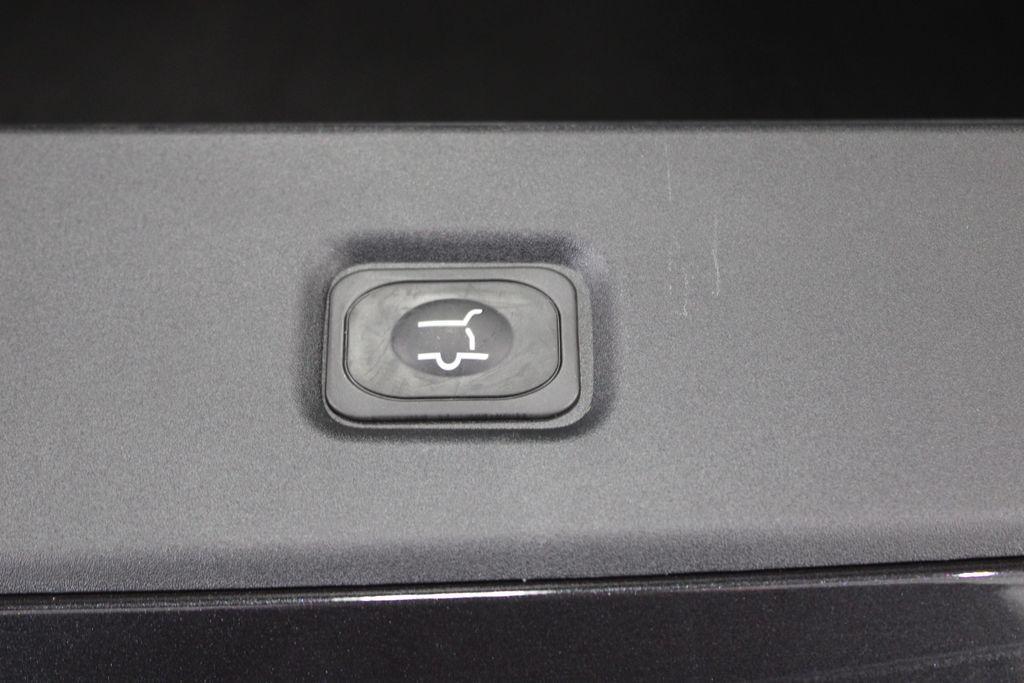 new 2026 Lincoln Navigator car, priced at $107,366