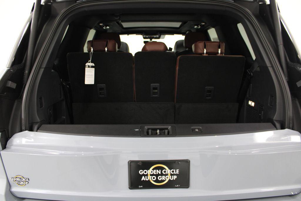 new 2025 Lincoln Navigator car, priced at $98,222