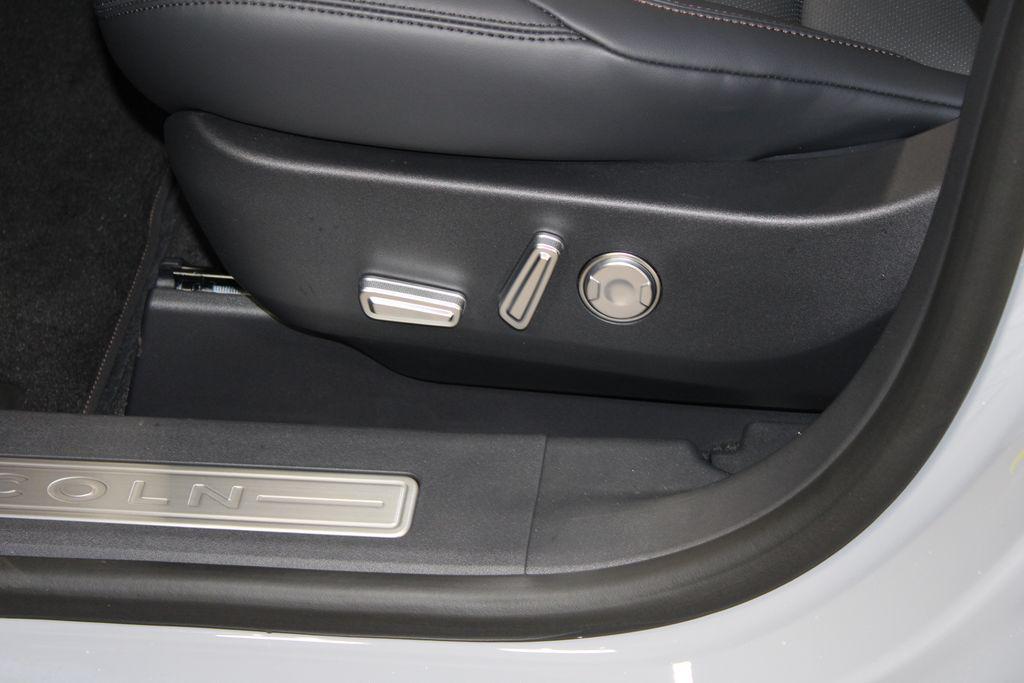 new 2026 Lincoln Nautilus car, priced at $64,492