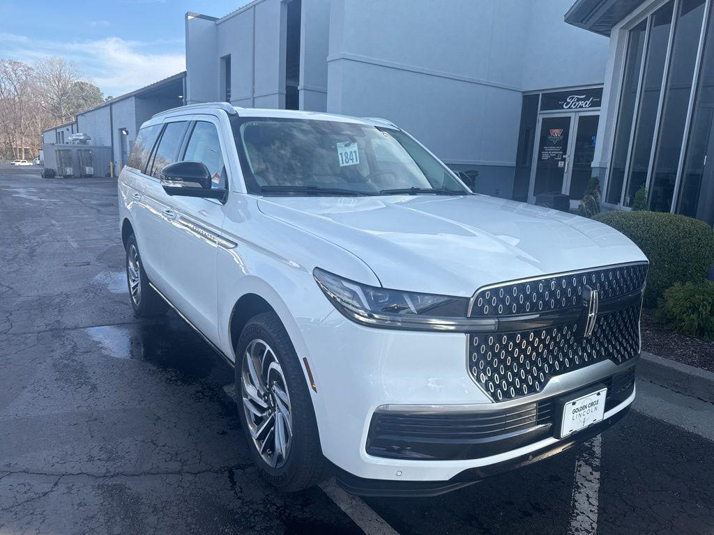 new 2025 Lincoln Navigator car, priced at $101,292