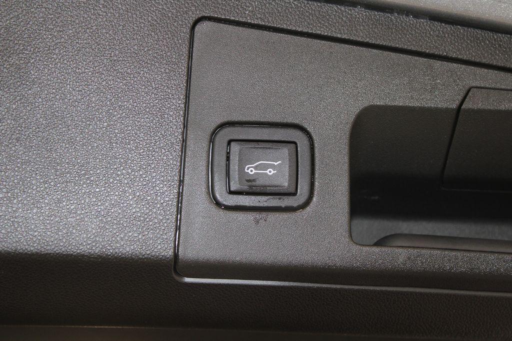 used 2024 Cadillac XT4 car, priced at $30,448