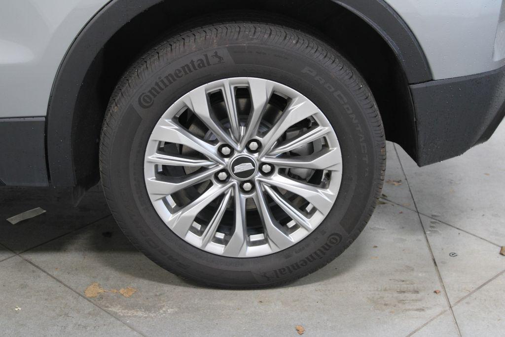 used 2024 Cadillac XT4 car, priced at $30,448