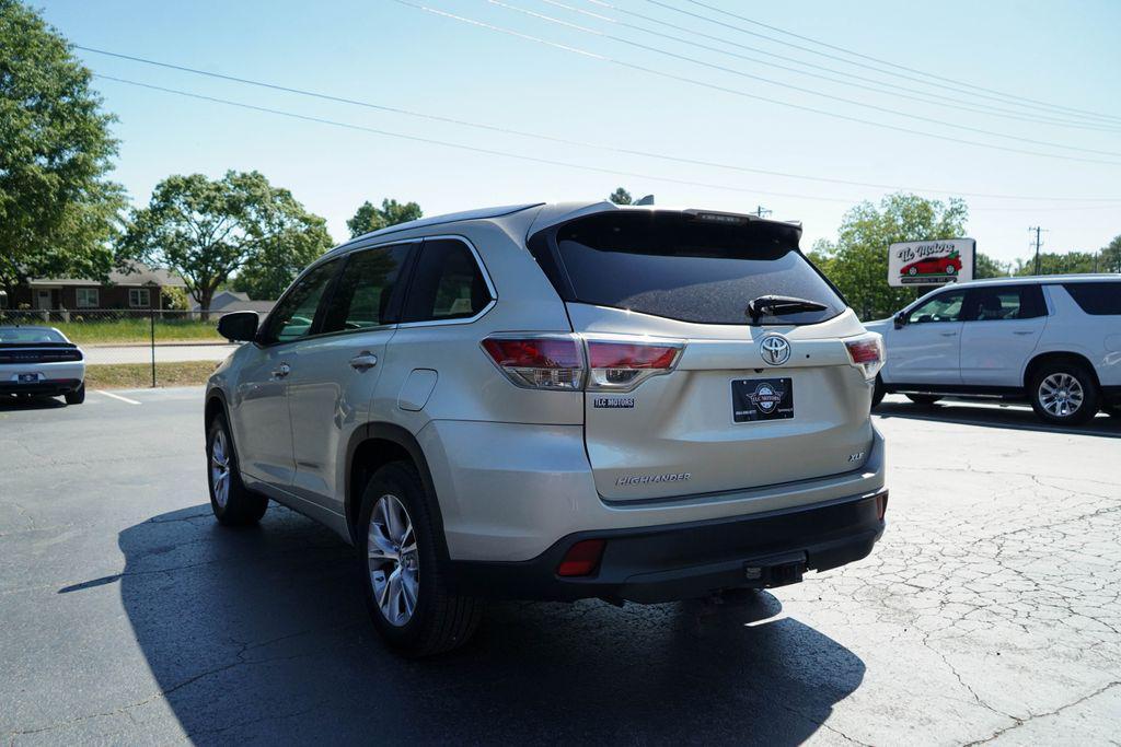 used 2015 Toyota Highlander car, priced at $16,884