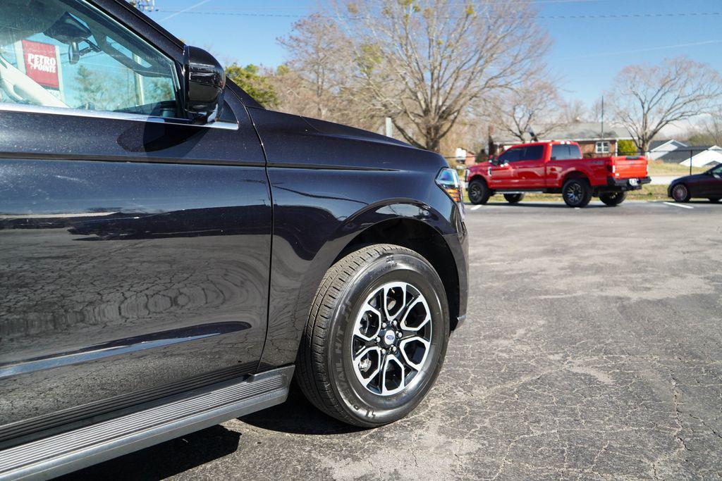used 2024 Ford Expedition Max car, priced at $40,000