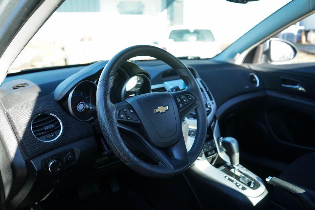 used 2016 Chevrolet Cruze Limited car, priced at $7,980