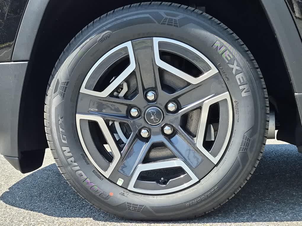 new 2026 Jeep Cherokee car, priced at $40,815