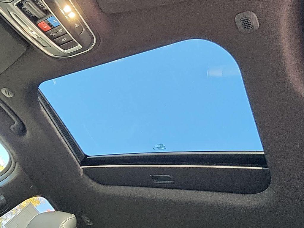 new 2025 Jeep Grand Cherokee car, priced at $44,977